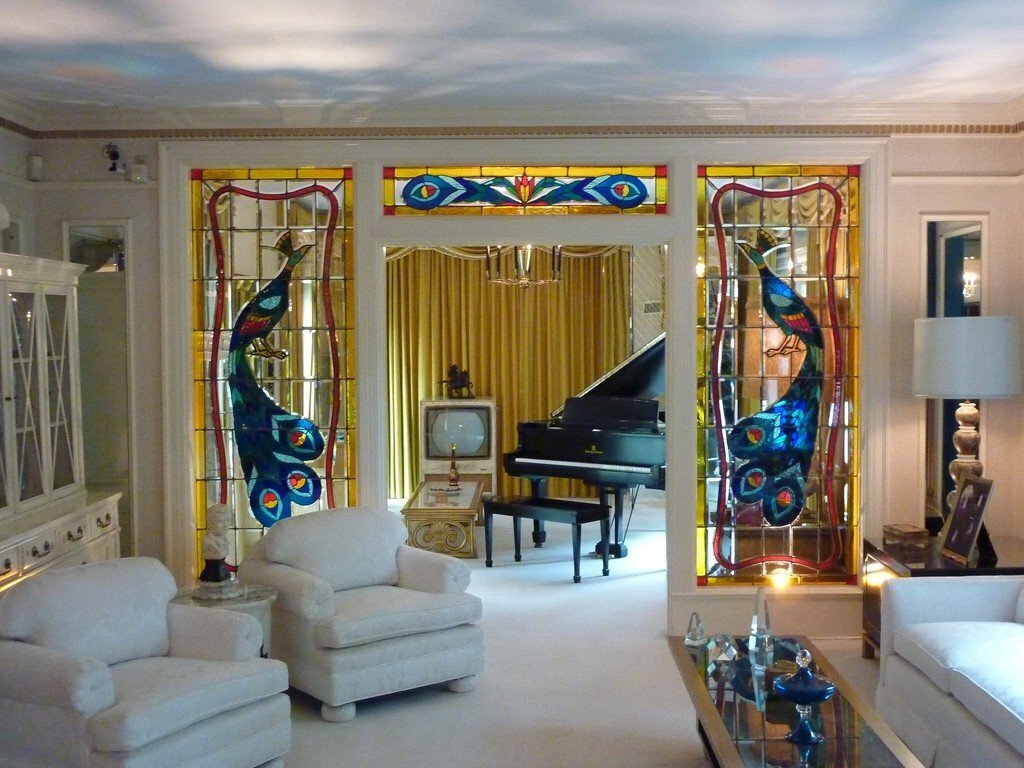 Дом Элвиса Пресли: легендарное пристанище короля рок-н-ролла