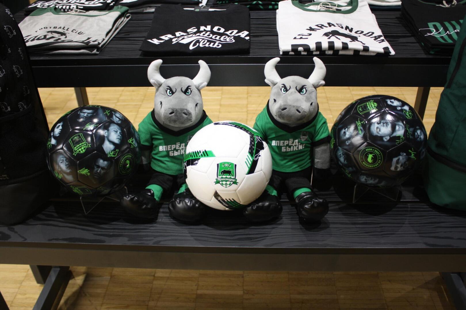 Что подарить своему сыну: значимые идеи подарков на любой случай