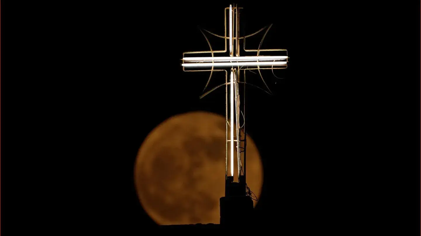 Памятник-крест удален из города Калифорния через 5 десятилетий: «Они ненавидят его ... ненавидят то, что он представляет»