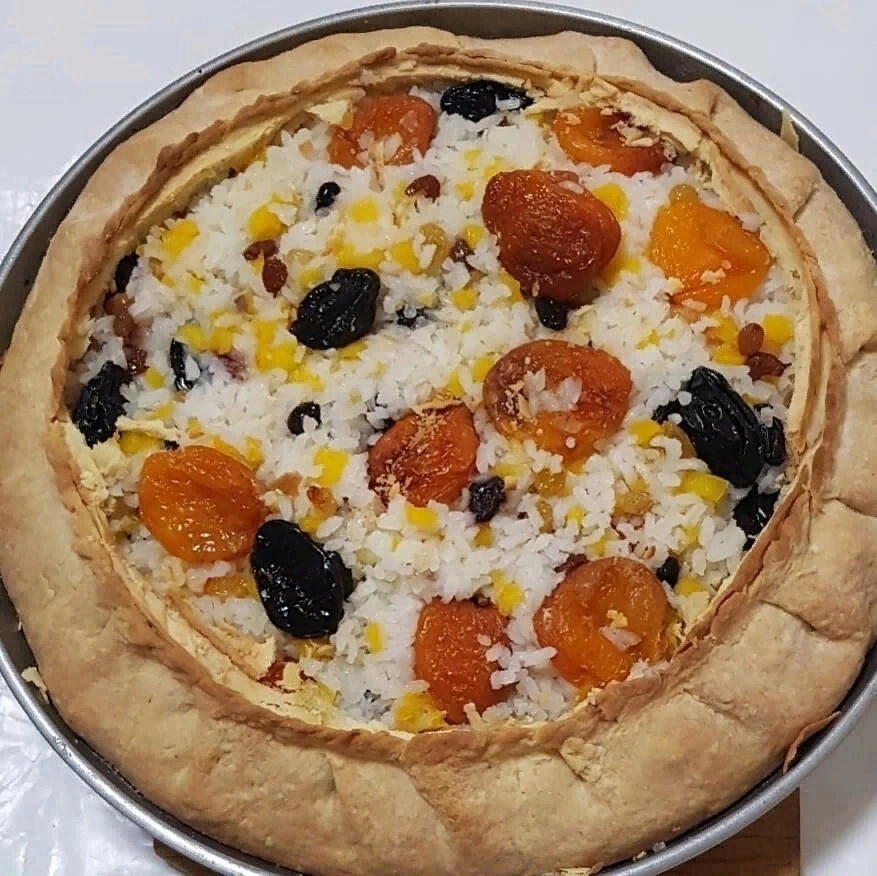 Очень нежный вкусный пирог с рисом, изюмом, курагой. Попробуем приготовить?