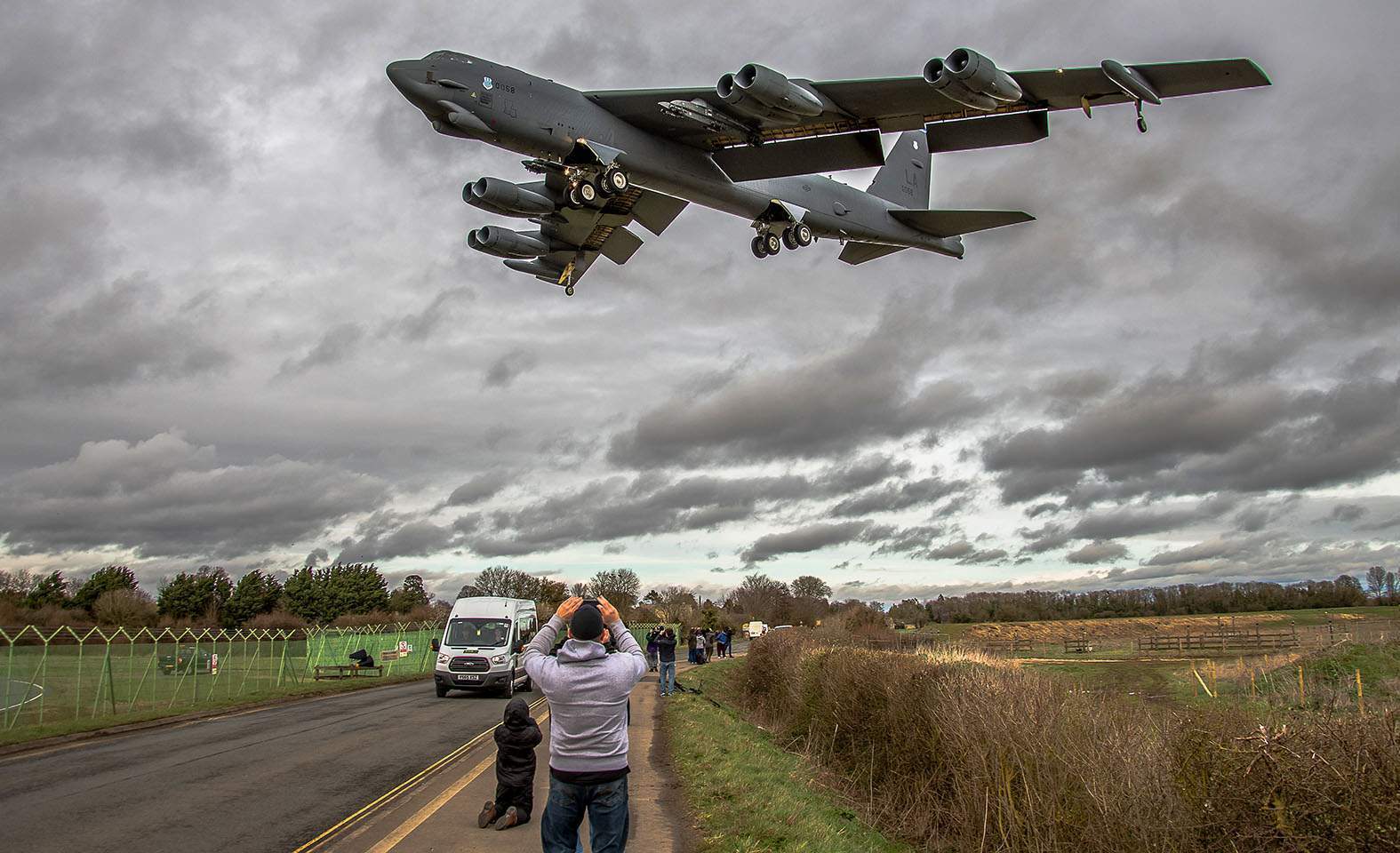 Что такое кассетные бомбы и почему вокруг них столько споров ?