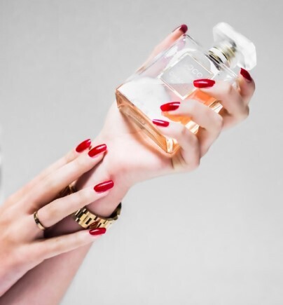 Аромат, который может вас убить: как распознать подделку в парфюмерии и не купить мочу вместо духов!