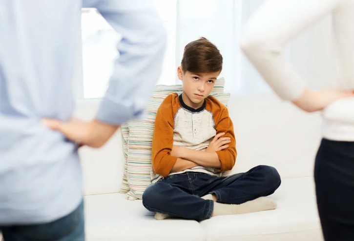 ❌ Почему нельзя бить детей: родительские ошибки в воспитании. А Вы как воспитываете своего ребенка? 🚷 - Опрос!