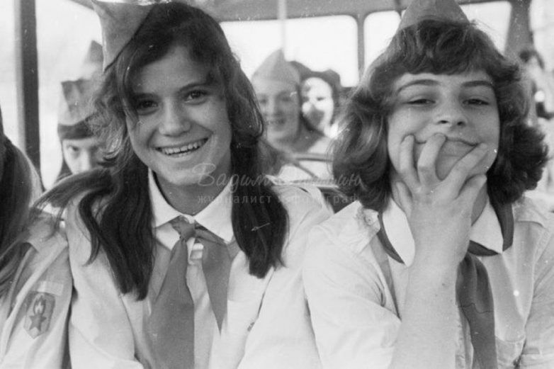 Я счастлив и горжусь тем,что родился и жил в СССР! Таких искренних,неподдельных улыбок вы больше нигде и никогда не увидите.