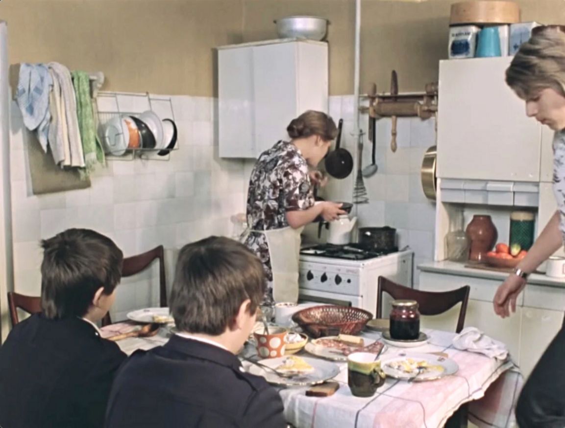 Завтраки детства: сравнение того, что готовили мамы во времена СССР и сегодня. А что готовите Вы своим детям или внукам ?