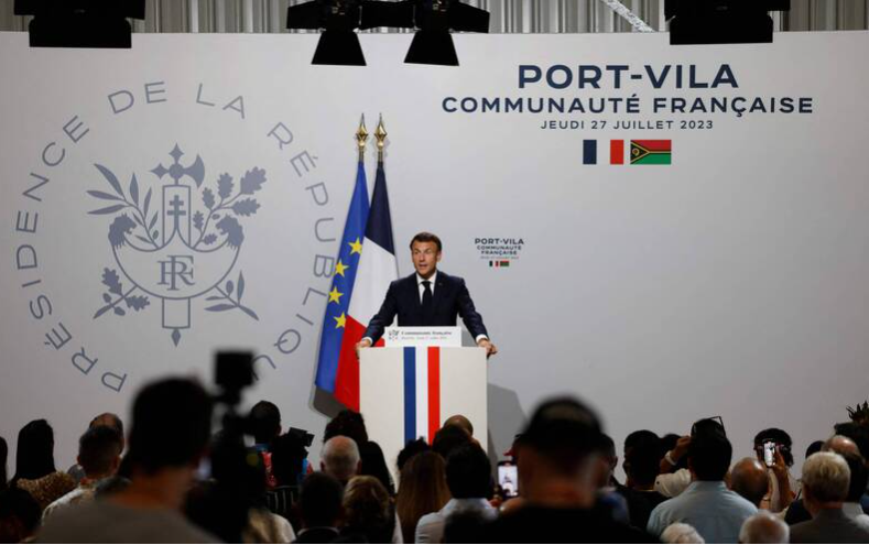 Макрон посещает острова Тихого океана и предупреждает о «новом империализме», который угрожает разрушить суверенитет