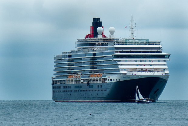 "Загадка исчезновения: куда исчез турист, спрыгнувший с борта лайнера"