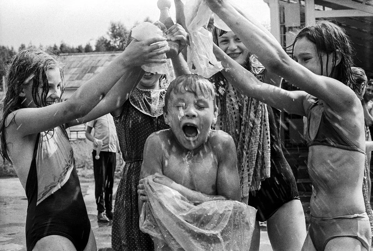 От рогаток к мемам: сравнение детских шалостей в СССР и сегодня. А Вы бывало шалили в своем детстве ?