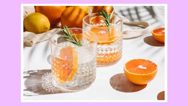 Волны жары могут усугубить обезвоживание — вот как избежать обезвоживания