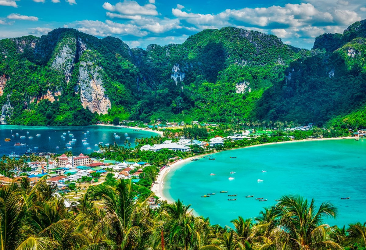 5 стран, в которые выгодно лететь летом