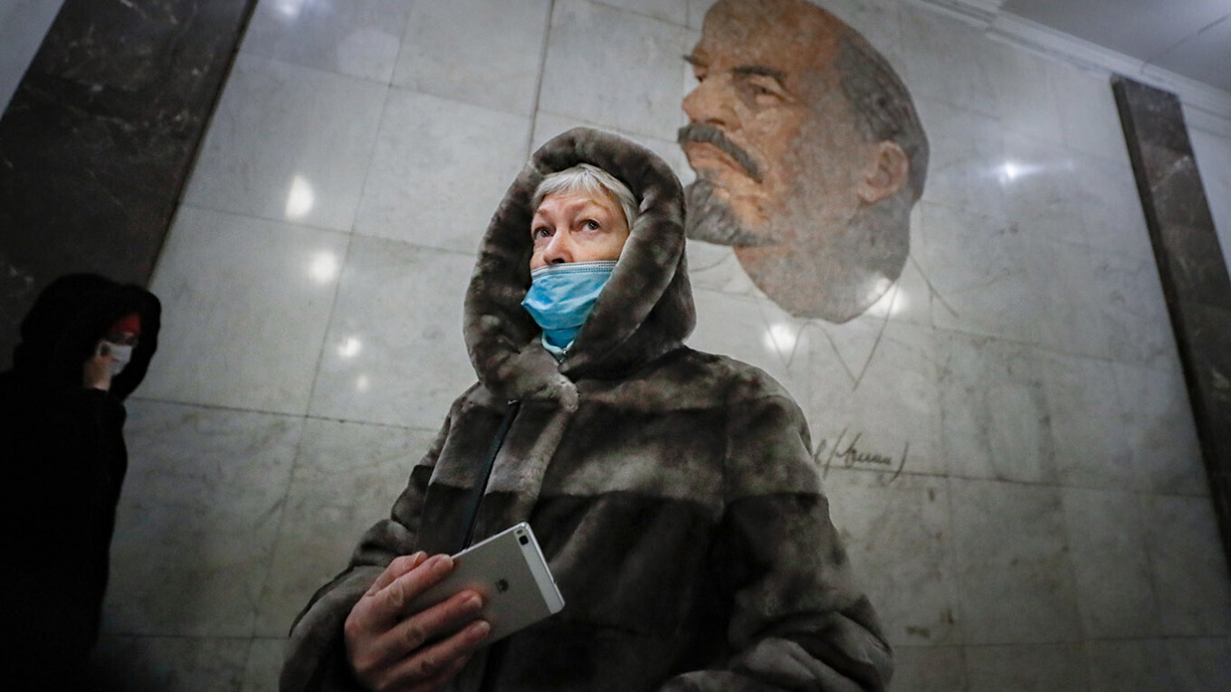 Apple разрешила России предварительно устанавливать отечественные приложения на устройства