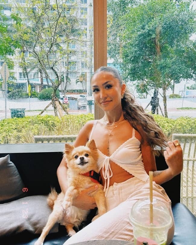 Санела Эстрелла – Биография, возраст, рост, состояние, факты, национальность