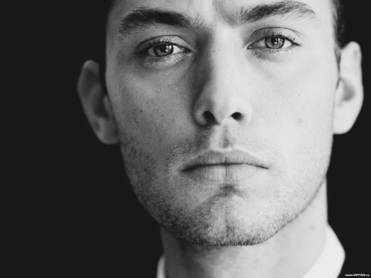 Сила искренних эмоций: понимание психологии отказа от улыбки