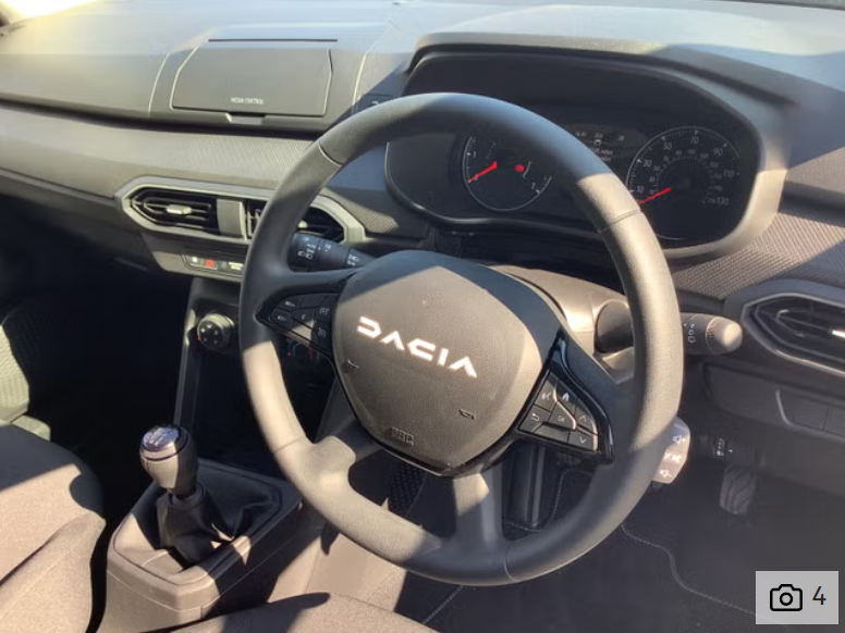 Dacia Sandero: достойный, приятный вариант для людей с ограниченным бюджетом