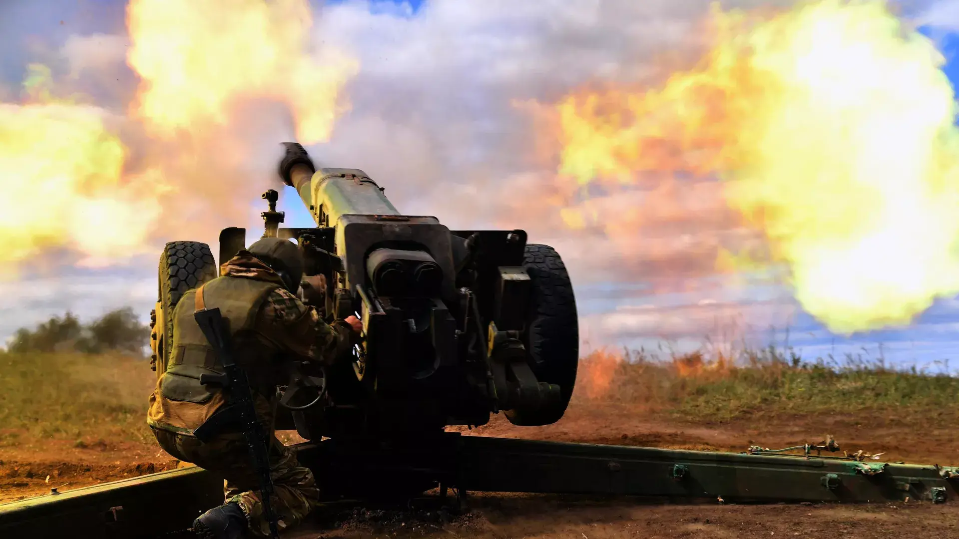 Какая страна является крупнейшим производителем оружия?