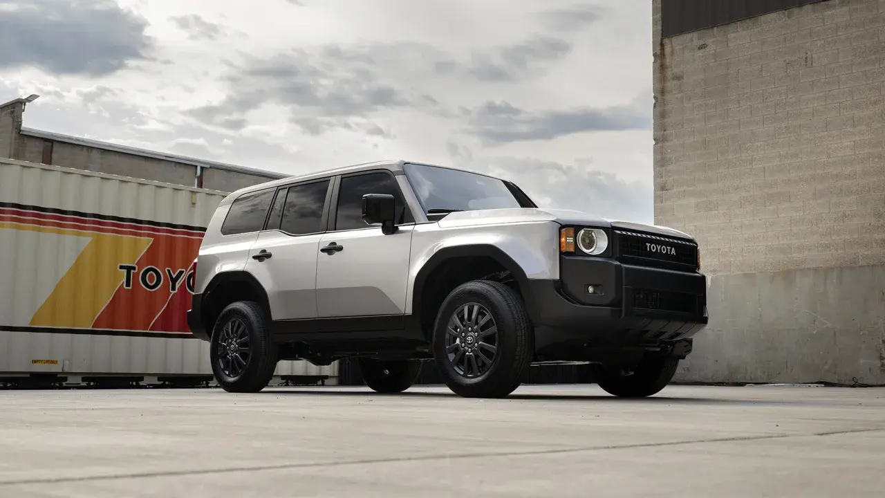 Toyota представляет возвращение Land Cruiser в ретро-стиле