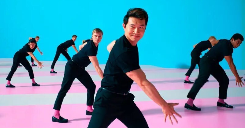 Танцевальное наслаждение в «Барби» принадлежит Кенам