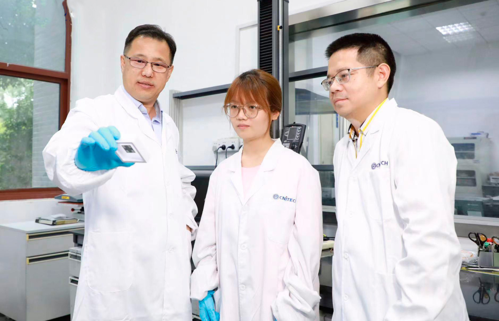 Китайские исследователи разработали высокоэластичный сегнетоэлектрический материал