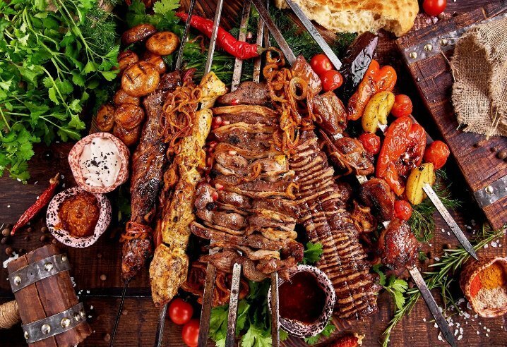 "Шашлычные шалости: 12 незыблемых правил вне времени и пространства"