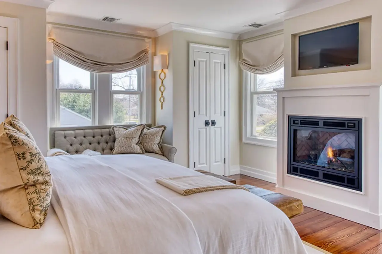 13 лучших способов разместить телевизор в спальне