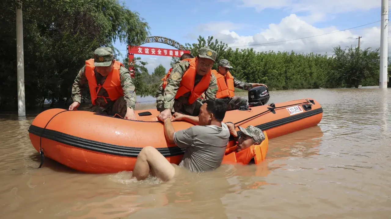 Смертельные наводнения обрушились на крупнейший зернопроизводящий регион Китая, что усилило опасения по поводу продовольственной безопасности