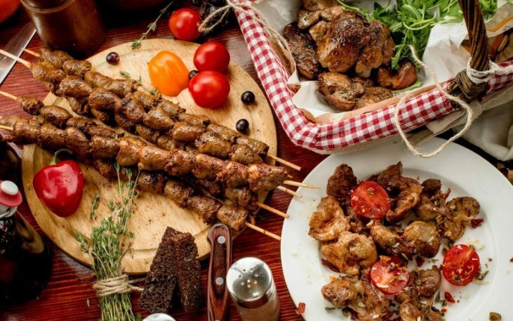 "Шашлычные шалости: 12 незыблемых правил вне времени и пространства"