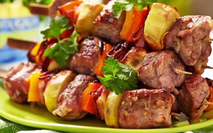 "Шашлычные шалости: 12 незыблемых правил вне времени и пространства"