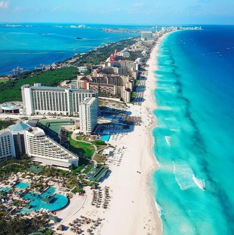 "Души Медными Крыльями: Историческое путешествие по столетиям Мексики"