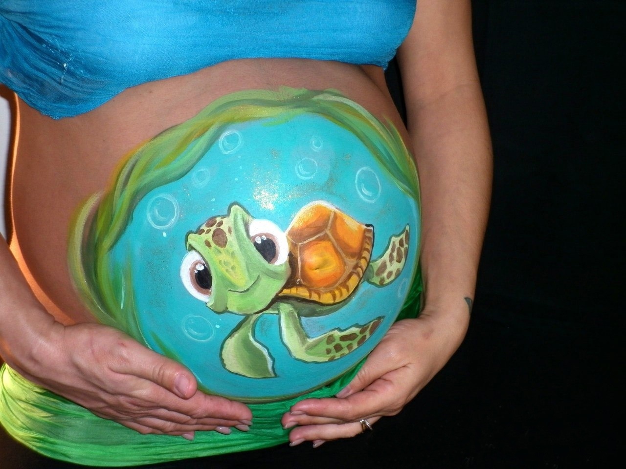Рисунки на животике беременных
