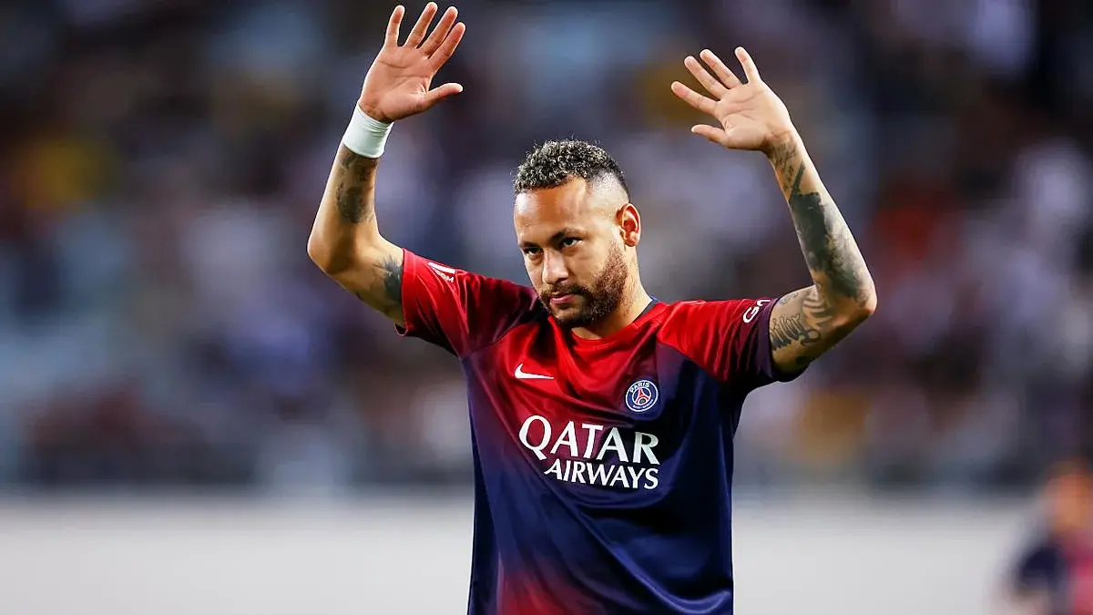 «Челси» ведет переговоры с Неймаром о потенциальном переходе на «Стэмфорд Бридж» после того, как нападающий «ПСЖ» сообщил клубу о своем желании уйти э