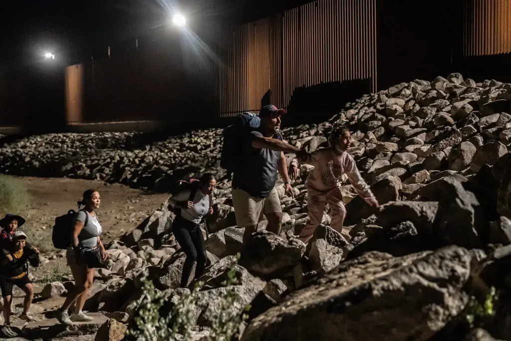 Мигранты по-прежнему стремятся приехать в Нью-Йорк — даже после «хаоса», вызванного просителями убежища до них