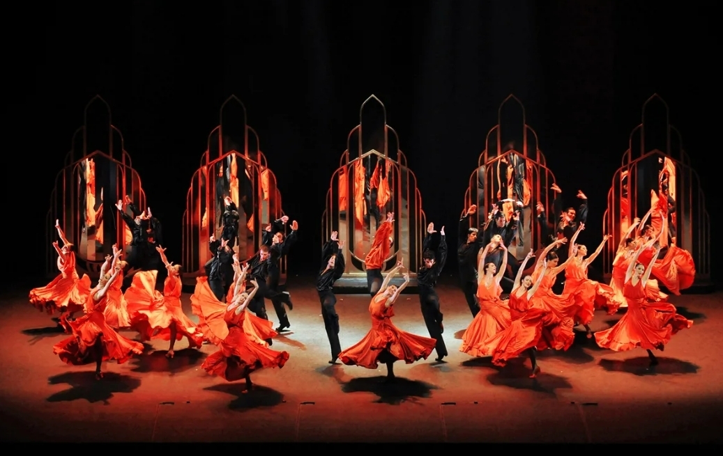 "Под зачарованием пламенного ритма: Болеро - сила и страсть в танце"