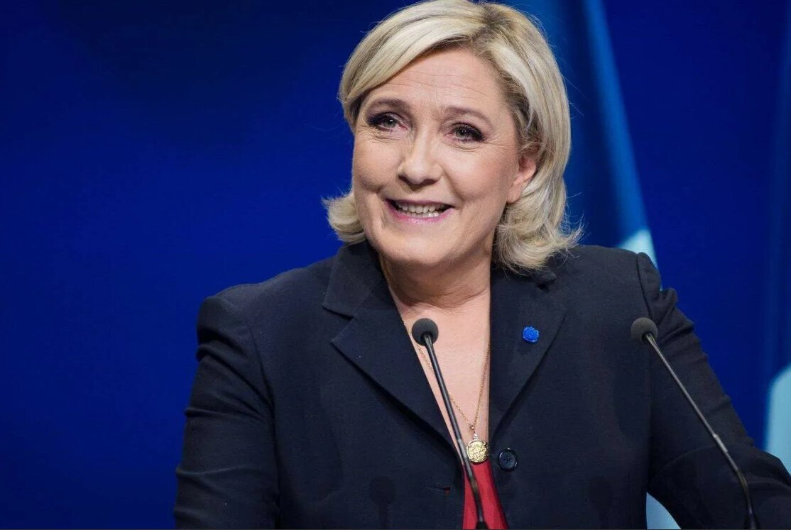 "Власть и мода: Как женщины-политики используют стиль для самовыражения"