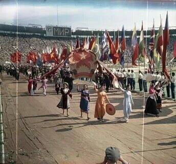 Молодежный фестиваль в Москве.