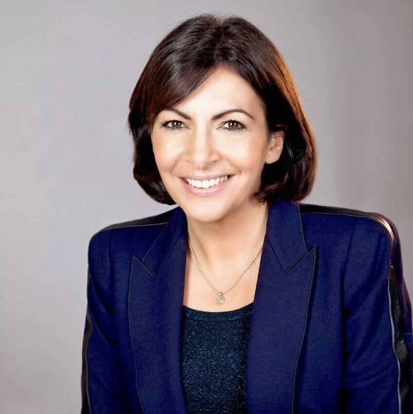 "Власть и мода: Как женщины-политики используют стиль для самовыражения"