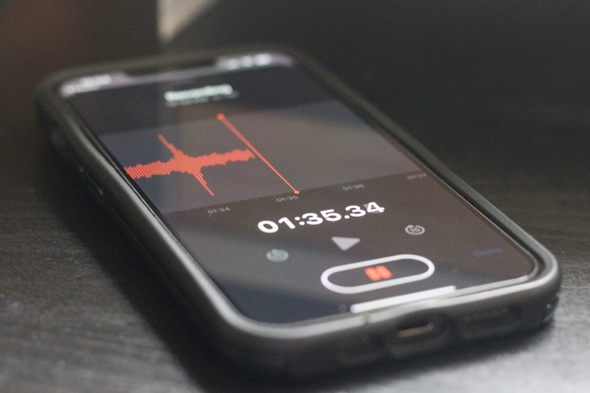 Сканер голоса Okta с искусственным интеллектом