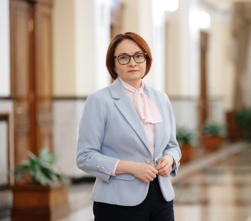 "Власть и мода: Как женщины-политики используют стиль для самовыражения"