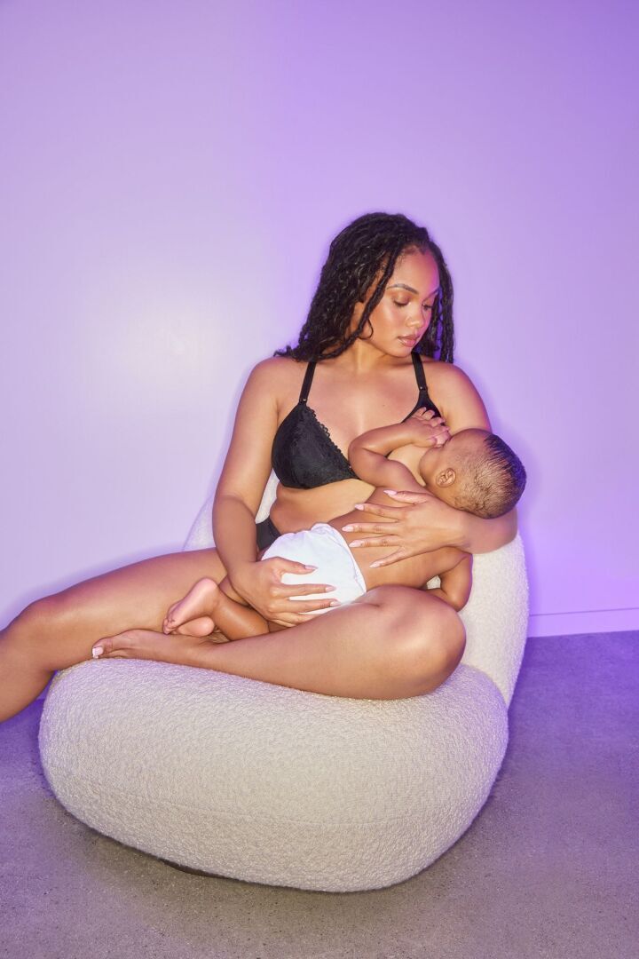 Рианна продолжает нарушать правила стиля для беременных, выпустив новую знойную линию одежды для беременных