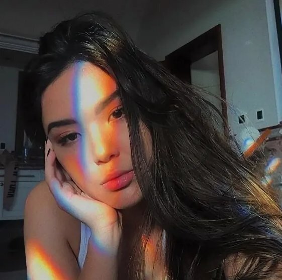 "30 креативных идей для домашних селфи: воплощаем уникальность в каждом кадре"