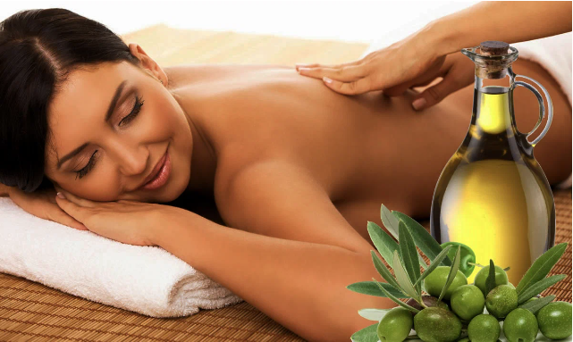 Сделайте свою кожу мягкой и гладкой за ночь с помощью домашнего цитрусового масла для тела.