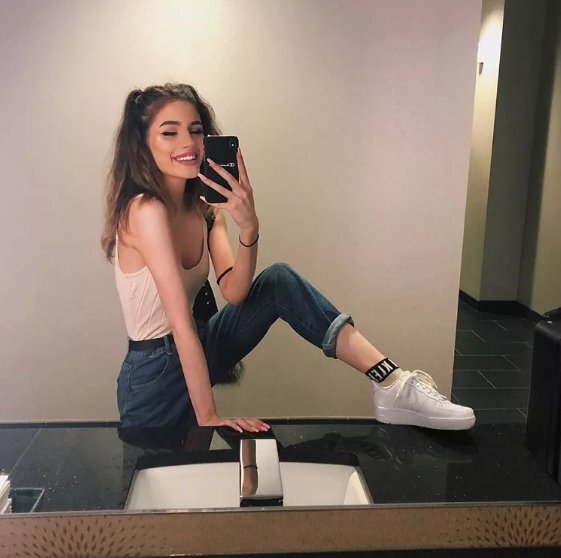 "30 креативных идей для домашних селфи: воплощаем уникальность в каждом кадре"