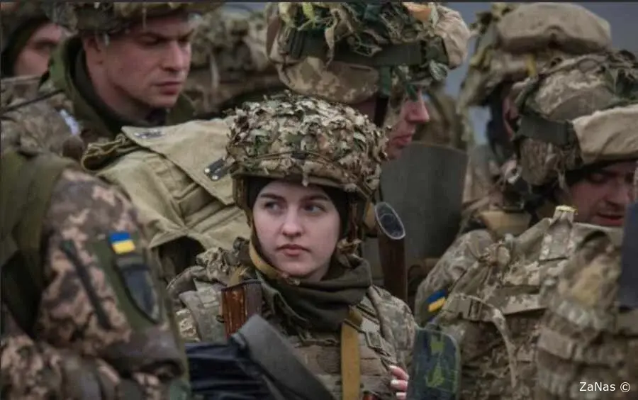 В украинскую армию будут призывать женщин.
