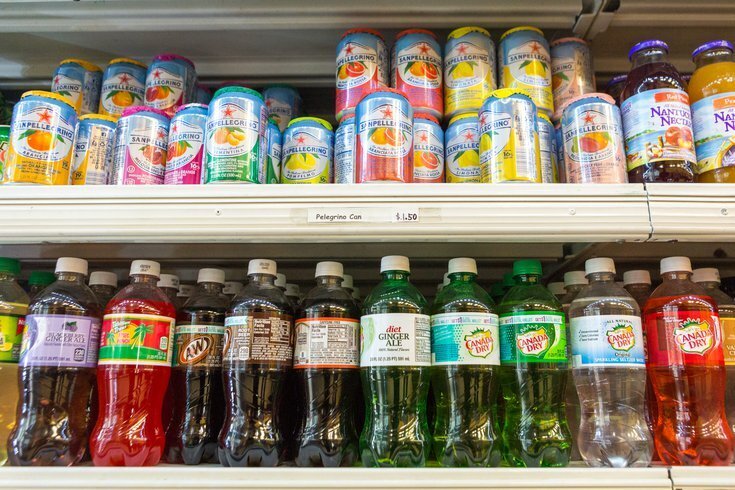 Женщины, которые ежедневно употребляют сладкие напитки, подвержены более высокому риску рака печени, показало исследование