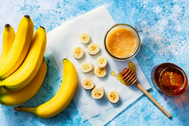 Оживите свою кожу с помощью этих домашних средств.