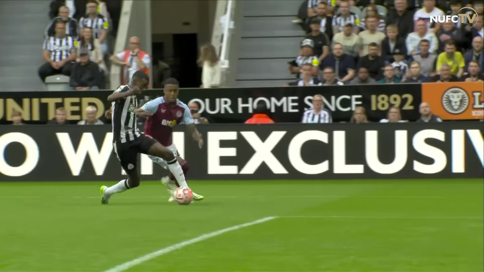 Ньюкасл разнёс в щепки Астон-Виллу