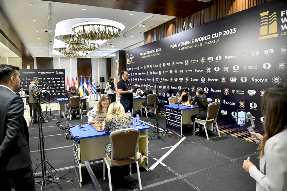 На кубке мира в Баку добрались до 1/4 финала у мужчин и 1/2 финала у женщин.