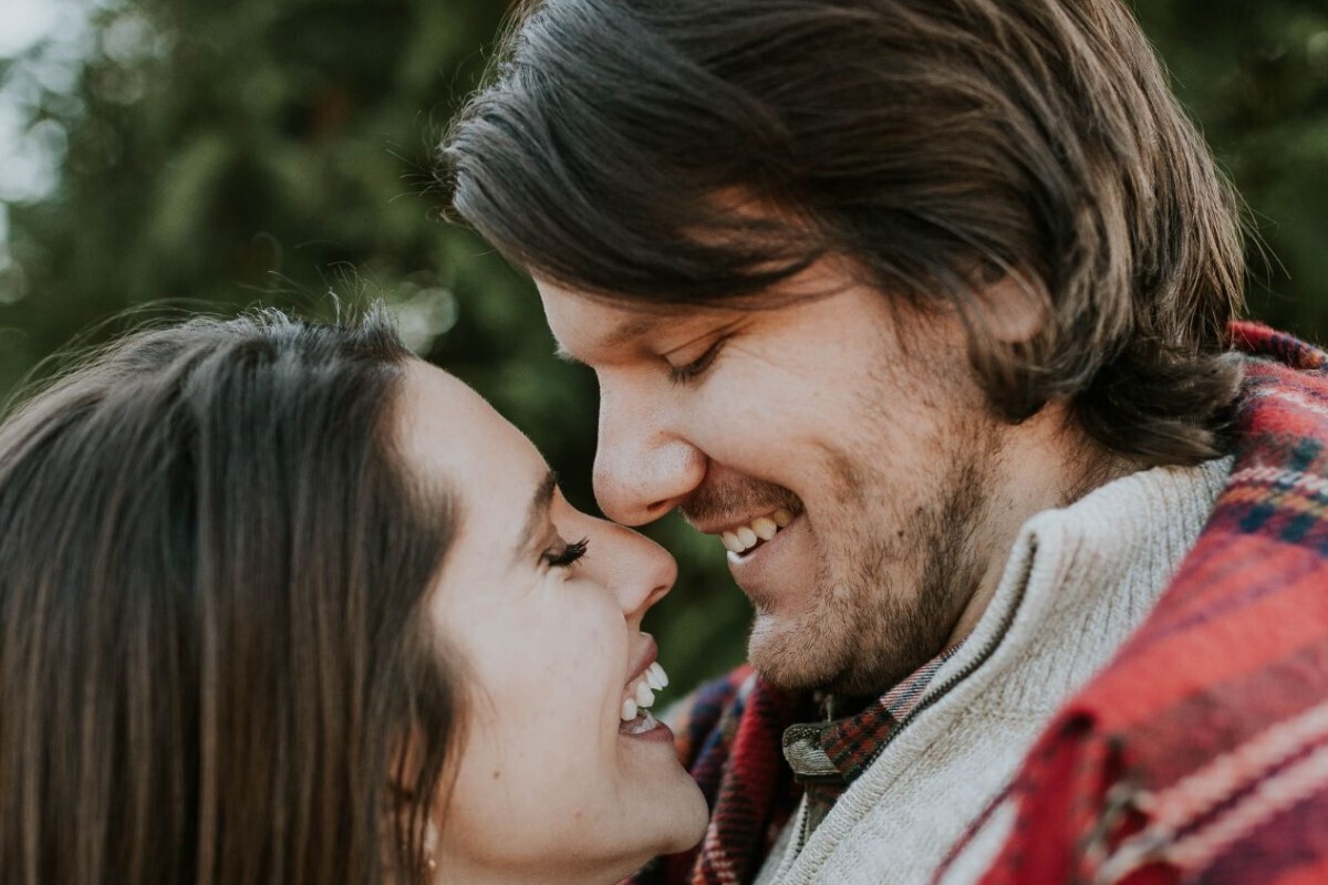 Секреты привлекательности: Как заинтересовать мужчину и стать незабываемой женщиной для него