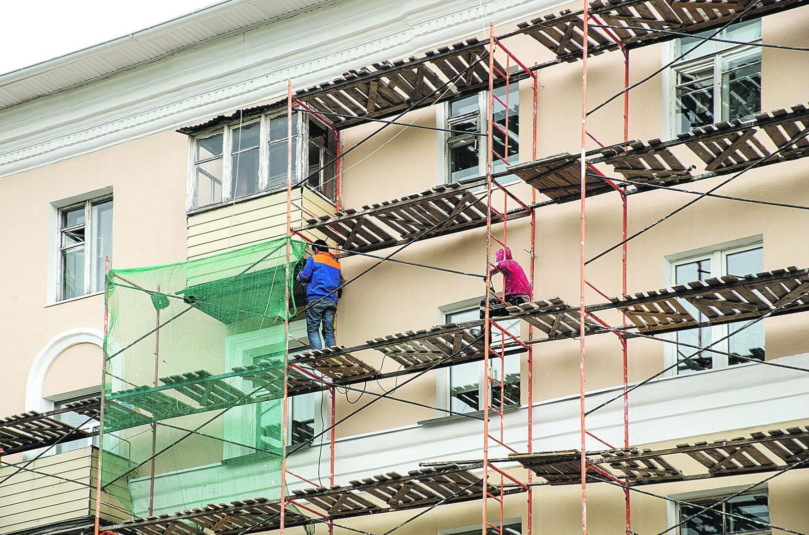 Законно ли выселение собственников жилых помещений на время проведения капитального ремонта?