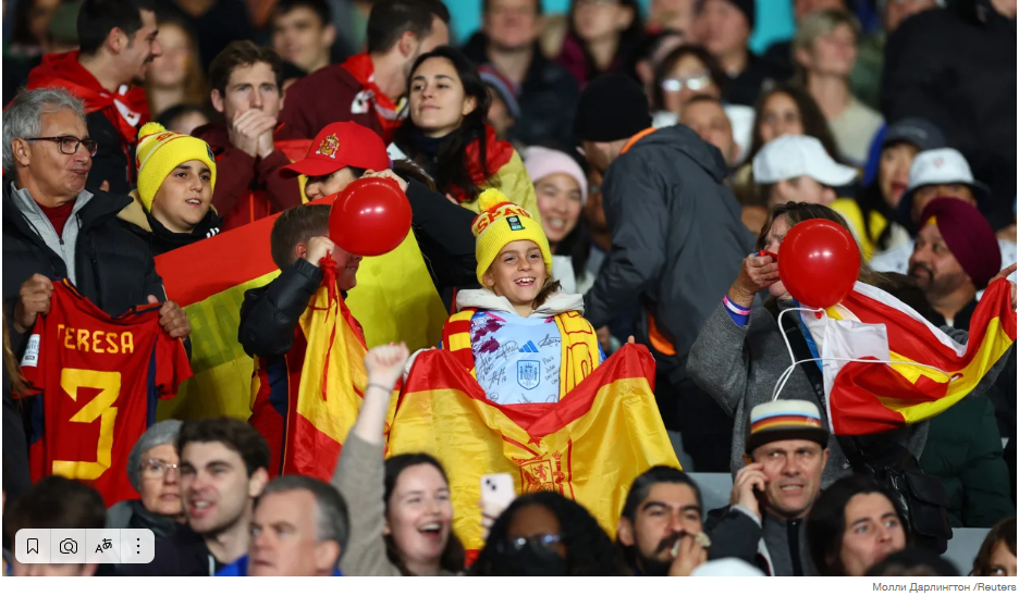 ‘Давайте продолжать’: эмоции переполняют, когда Испания выходит в свой первый в истории финал чемпионата мира среди женщин Матиас Грез и Бен Черч, CNN