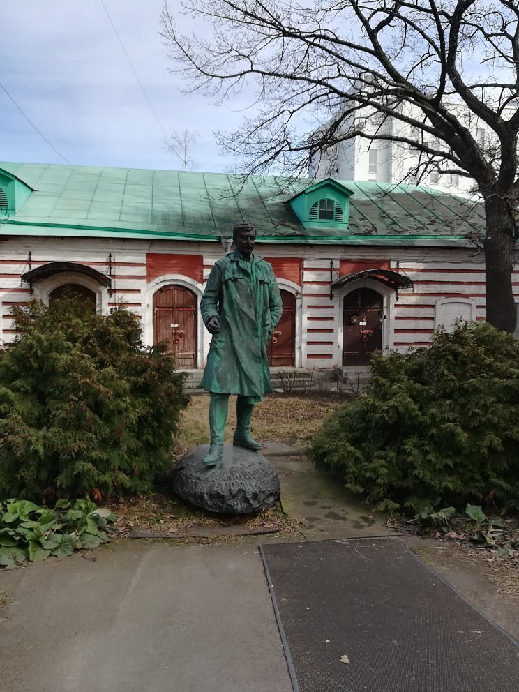 Я обязательно вернусь... в страну не дураков, а гениев.